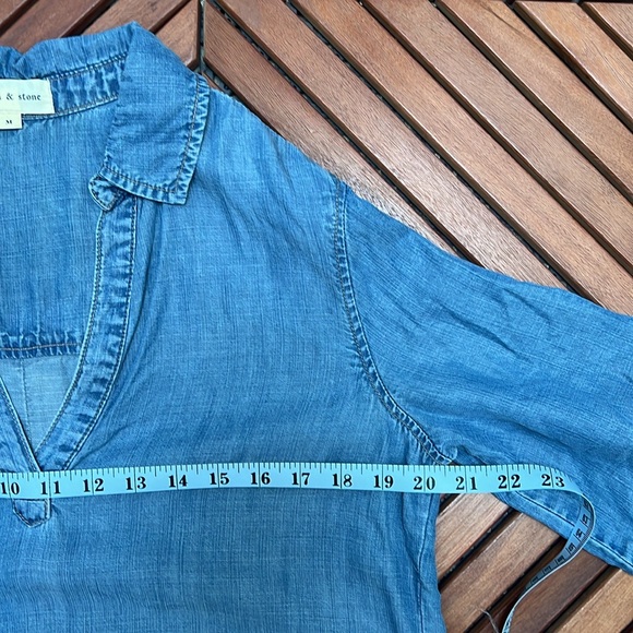 📘 Anthropologie Cloth & Stone Deep V Denim Midi Dress, size Medium - Picture 6 of 9